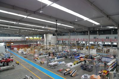 日照經開區 盧東磊帶隊深入項目企業現場辦公，助推科教設備產業高質量發展